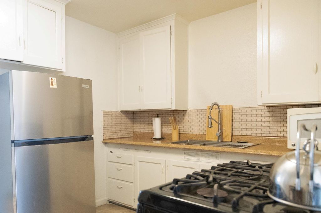 Image 17 of property listing at 2428 S Poppy Avenue, Fresno, CA 93706