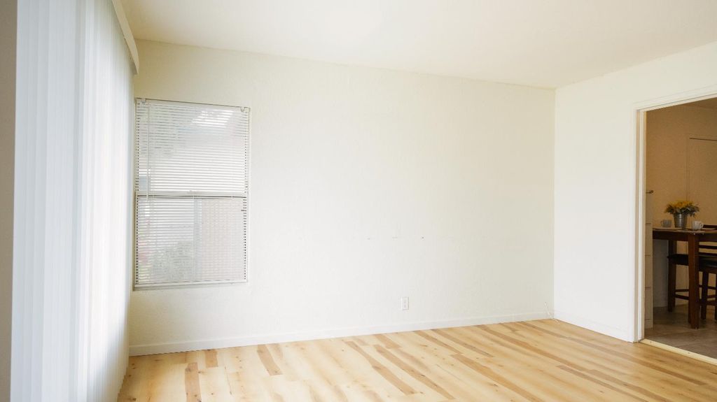 Image 3 of property listing at 2428 S Poppy Avenue, Fresno, CA 93706