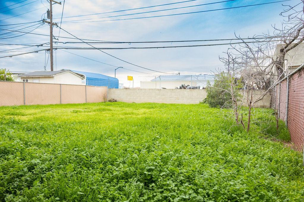Image 36 of property listing at 2428 S Poppy Avenue, Fresno, CA 93706