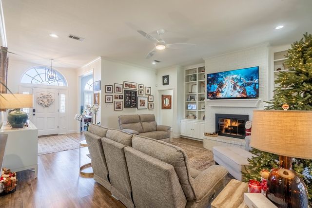 4009 Edgebrook Dr, Midland, TX 79707