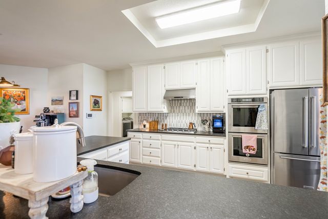 4009 Edgebrook Dr, Midland, TX 79707