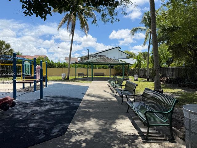 18801 Oakland Hills Dr, Hialeah, FL 33015
