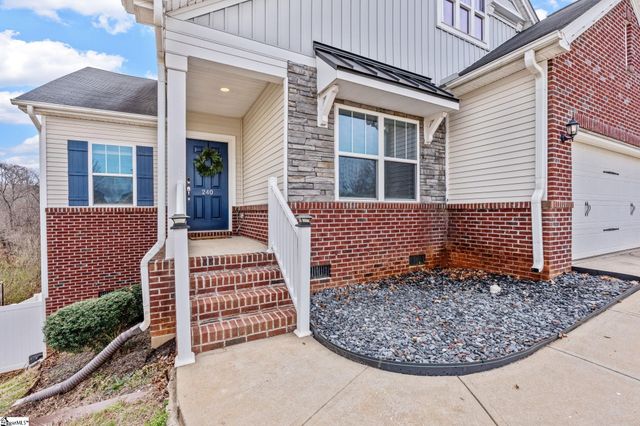 240 Rivers Edge Circle, Simpsonville, SC 29680