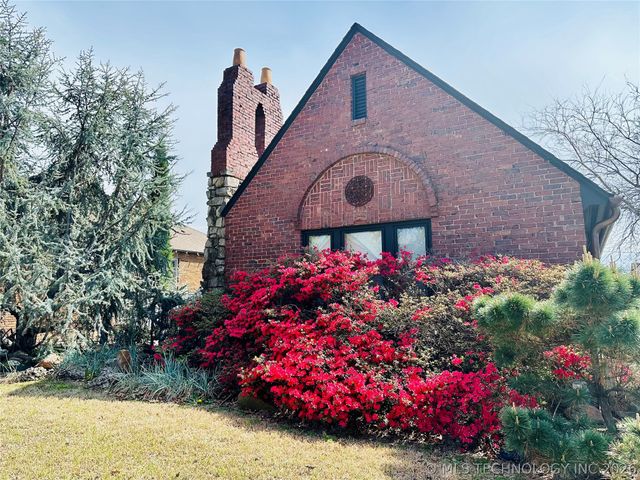 2708 E 14th Place, Tulsa, OK 74104