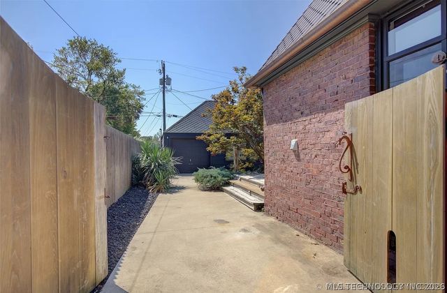 2708 E 14th Place, Tulsa, OK 74104