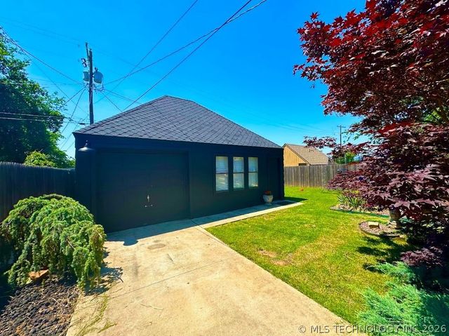 2708 E 14th Place, Tulsa, OK 74104