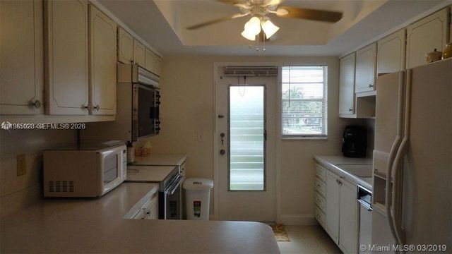 1400 S 19th Ave 8, Hollywood, FL 33020