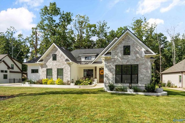 56 Trail Loop Road, Huntsville, AL 35803