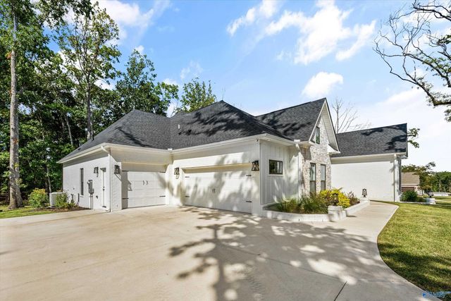 56 Trail Loop Road, Huntsville, AL 35803