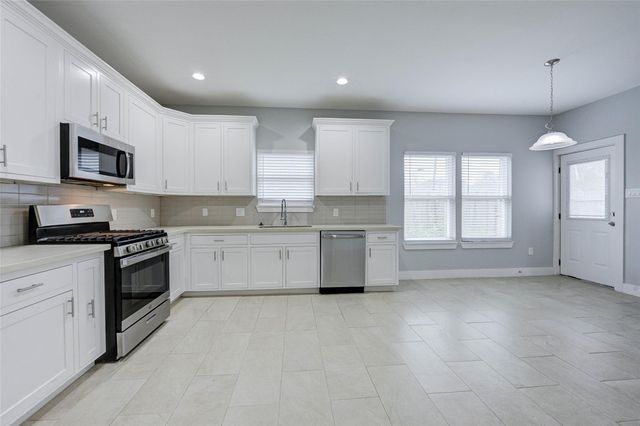 10204 Jessalyn Lane, Houston, TX 77075