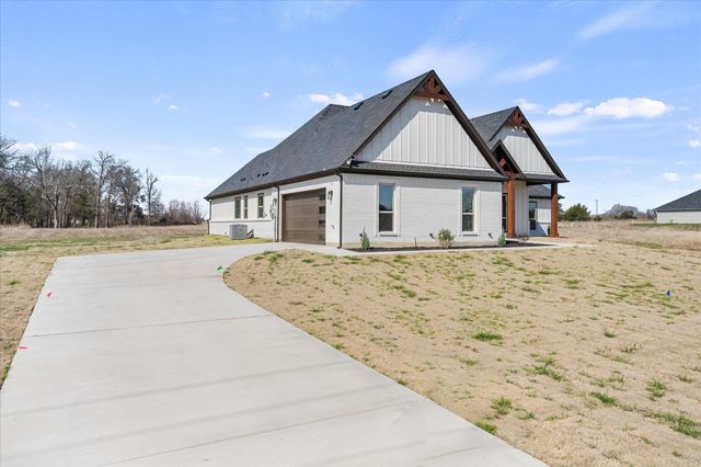 3186 County Road 1076, Celeste, TX 75423