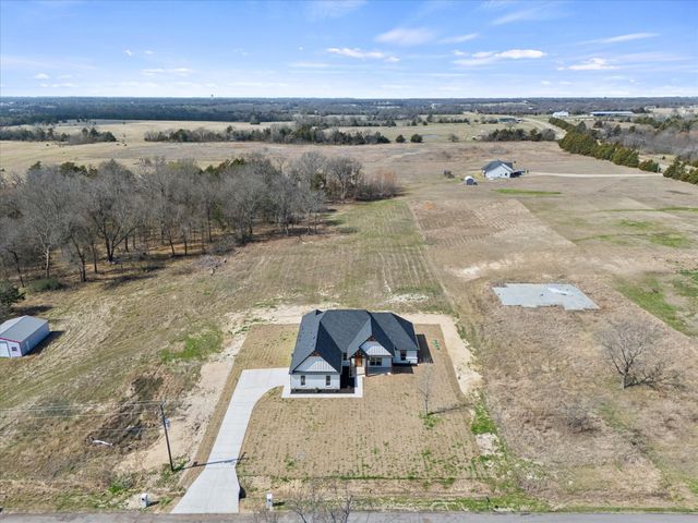 3186 County Road 1076, Celeste, TX 75423