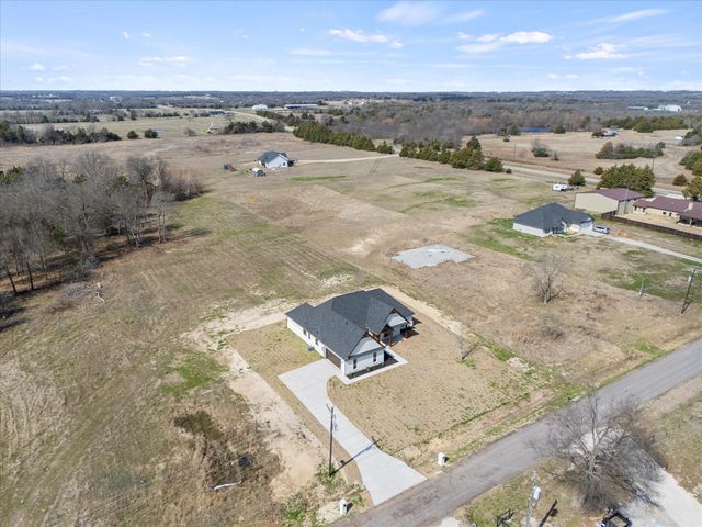 3186 County Road 1076, Celeste, TX 75423
