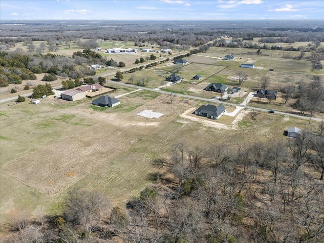 3186 County Road 1076, Celeste, TX 75423