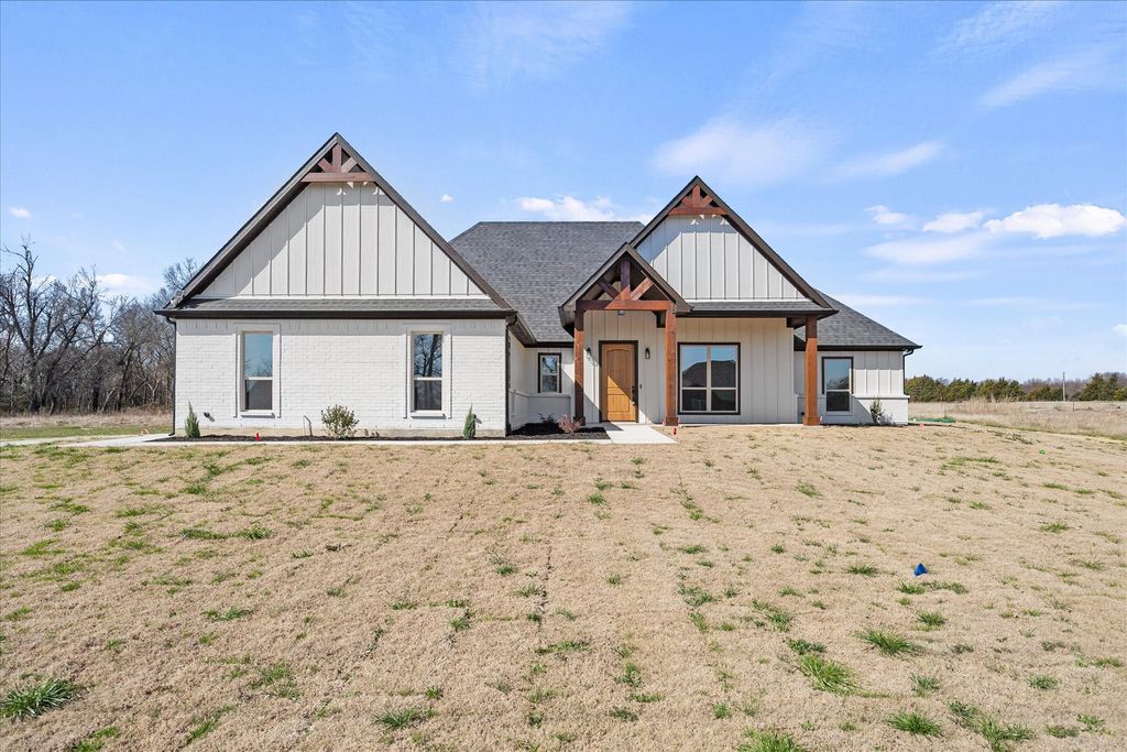 3186 County Road 1076, Celeste, TX 75423