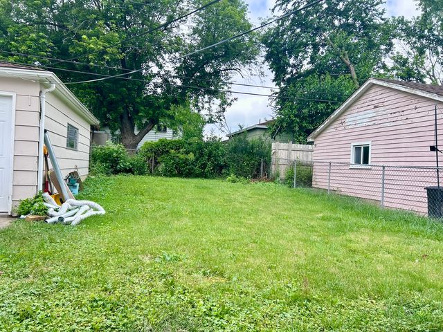 622 N Wisconsin Avenue, Villa Park, IL 60181