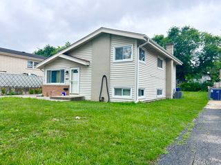 622 N Wisconsin Avenue, Villa Park, IL 60181