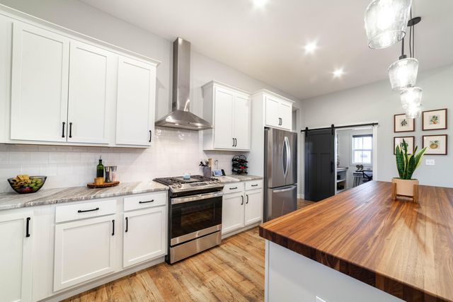 4517 ROYAL COUNTY RD, Columbia, MO 65201