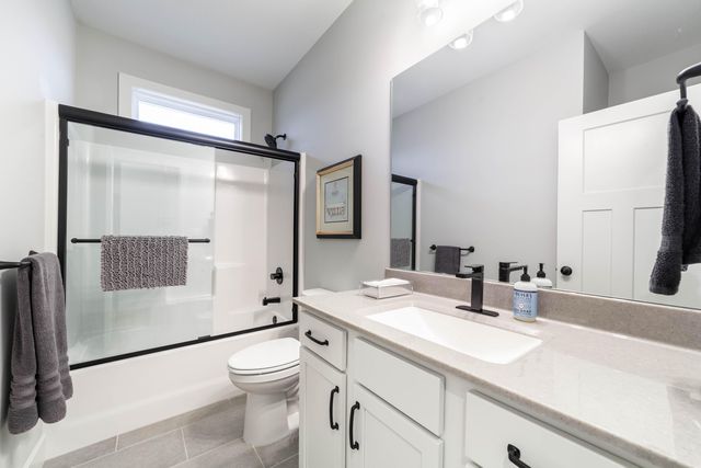 4517 ROYAL COUNTY RD, Columbia, MO 65201