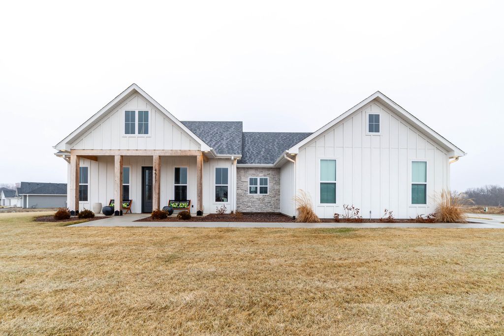 4517 ROYAL COUNTY RD, Columbia, MO 65201