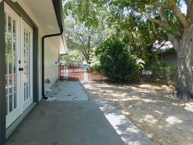 404 Woodson Circle, Denton, TX 76209