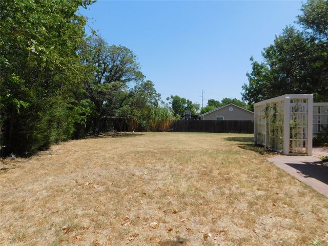 404 Woodson Circle, Denton, TX 76209