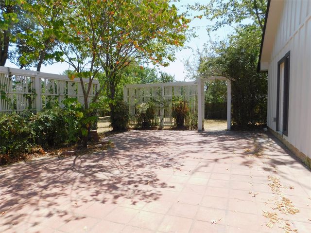 404 Woodson Circle, Denton, TX 76209