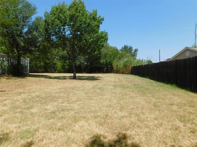 404 Woodson Circle, Denton, TX 76209