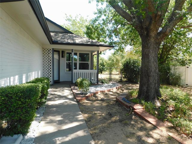 404 Woodson Circle, Denton, TX 76209