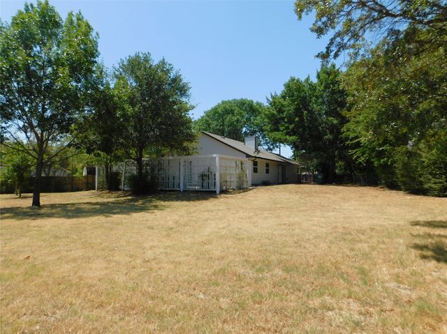 404 Woodson Circle, Denton, TX 76209