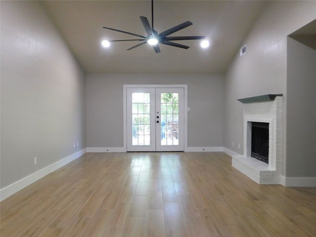 404 Woodson Circle, Denton, TX 76209