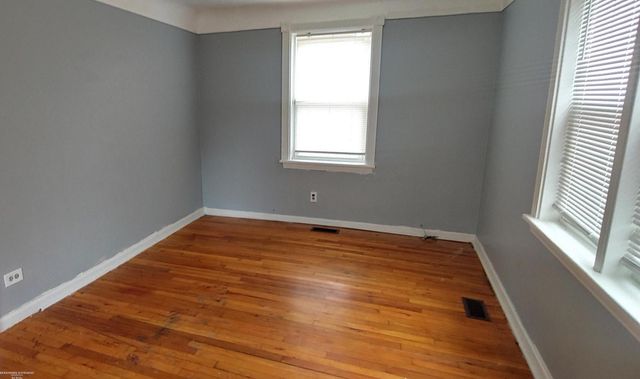 22028 Maple Street, St Clair Shores, MI 48081