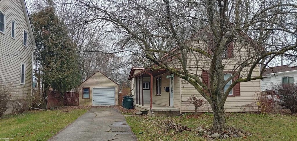 22028 Maple Street, St Clair Shores, MI 48081