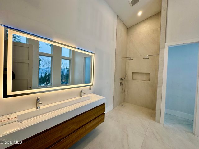 11 S Eagle Ridge, Bolton, NY 12824