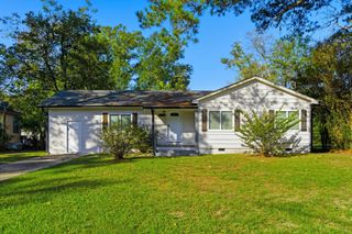 612 Meadowlane Dr., Hattiesburg, MS 39401