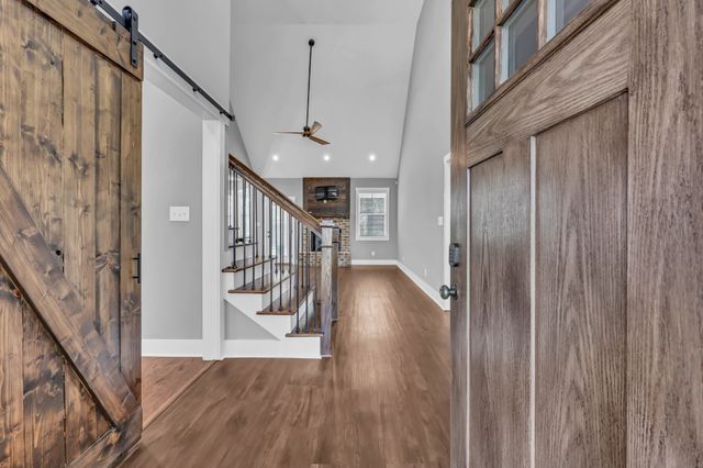573 Swift Ln, Cunningham, TN 37052