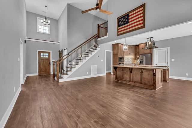 573 Swift Ln, Cunningham, TN 37052