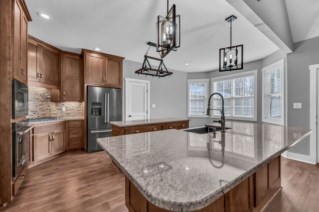 573 Swift Ln, Cunningham, TN 37052