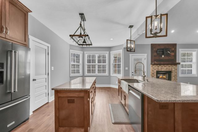 573 Swift Ln, Cunningham, TN 37052