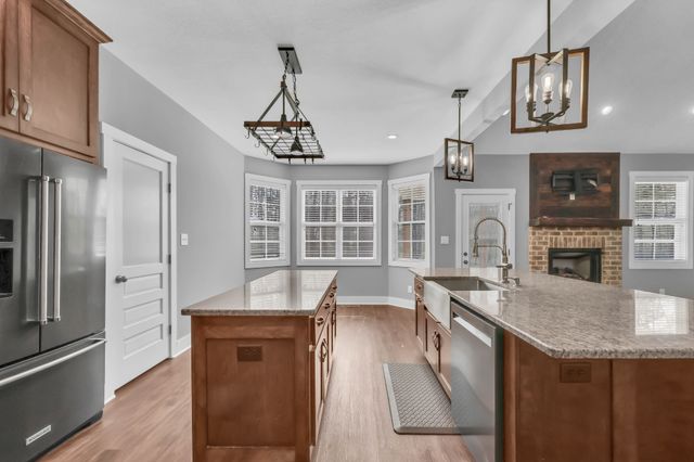 573 Swift Ln, Cunningham, TN 37052