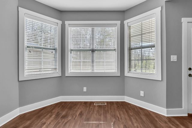573 Swift Ln, Cunningham, TN 37052
