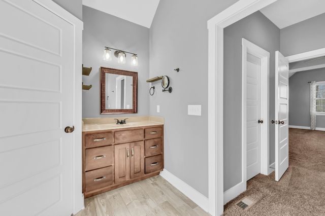 573 Swift Ln, Cunningham, TN 37052