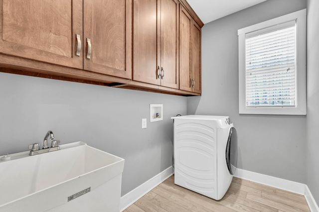 573 Swift Ln, Cunningham, TN 37052