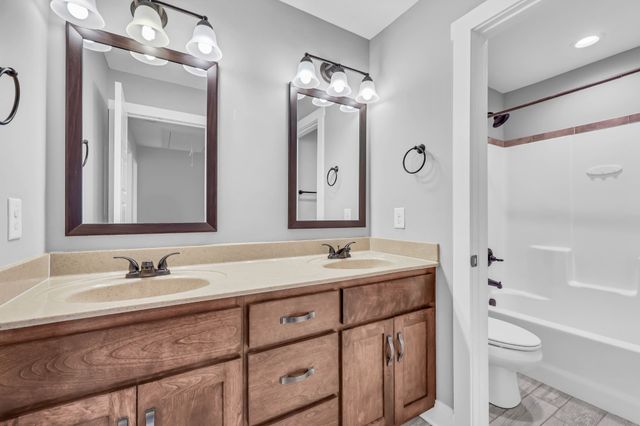573 Swift Ln, Cunningham, TN 37052