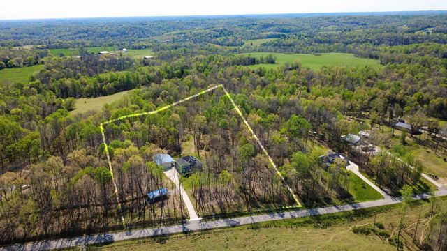 573 Swift Ln, Cunningham, TN 37052