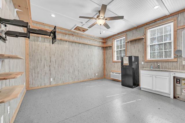 573 Swift Ln, Cunningham, TN 37052