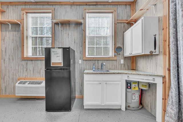573 Swift Ln, Cunningham, TN 37052