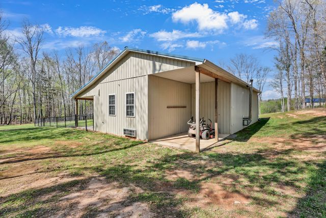 573 Swift Ln, Cunningham, TN 37052