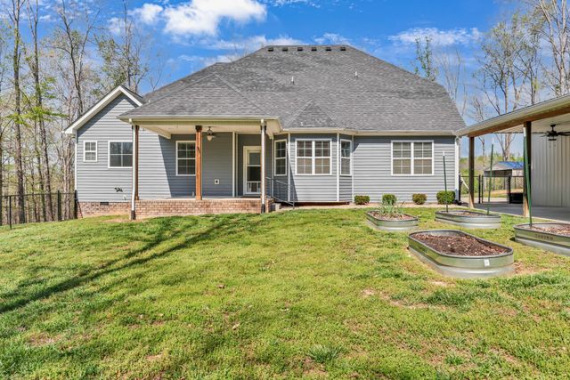 573 Swift Ln, Cunningham, TN 37052