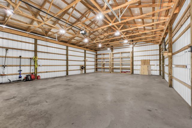 573 Swift Ln, Cunningham, TN 37052
